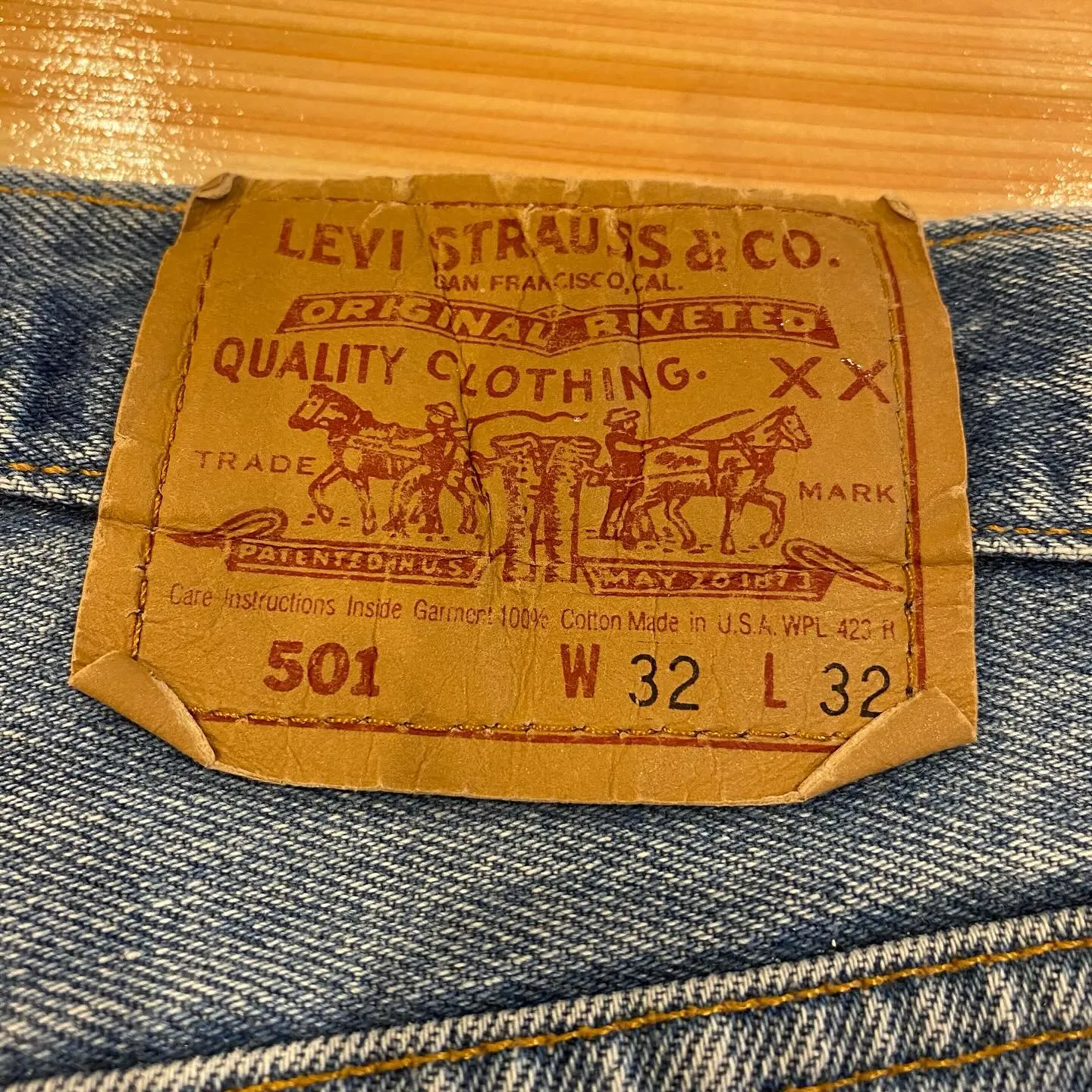 90's  Levi's 501  paint splatt...
