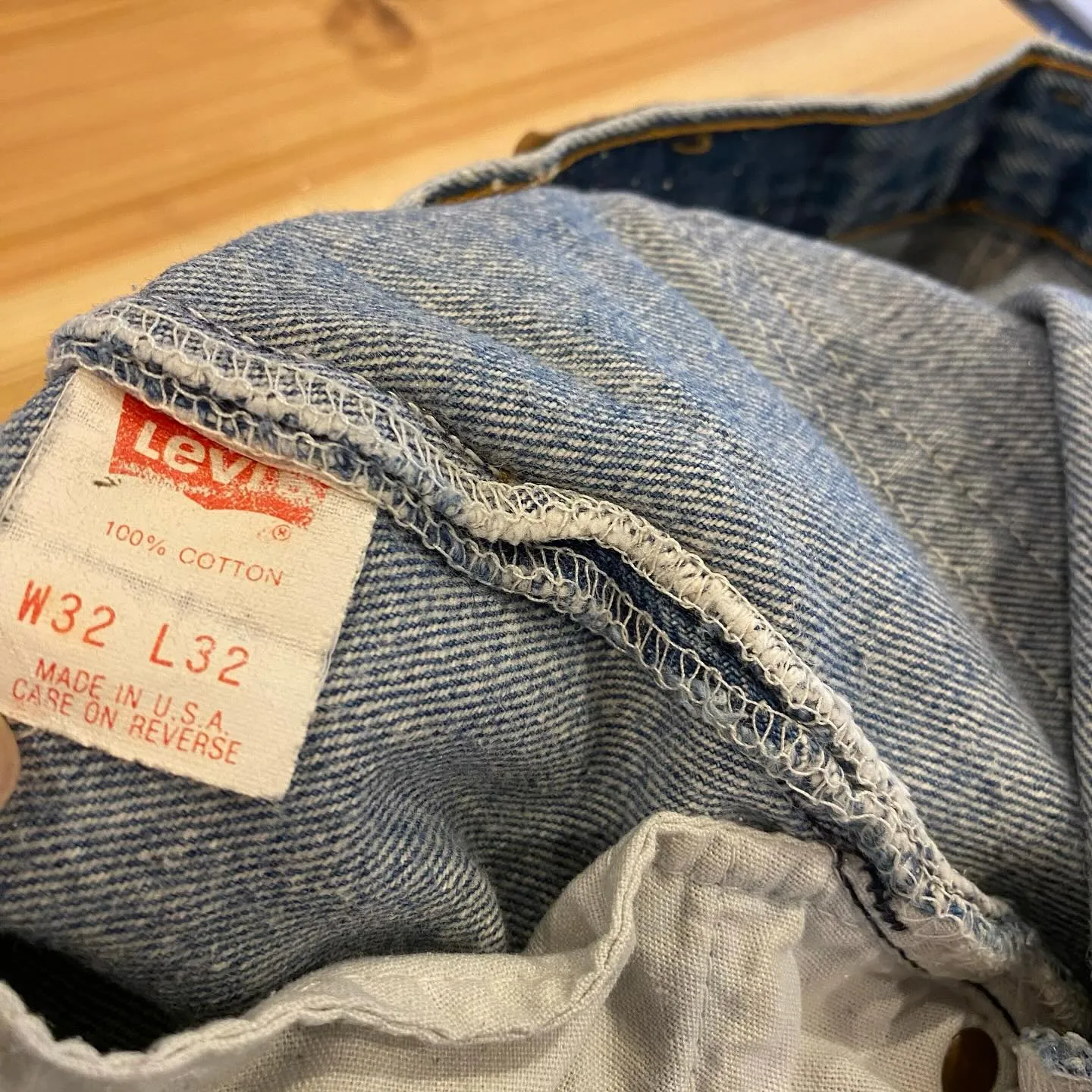 90's  Levi's 501  paint splatt...